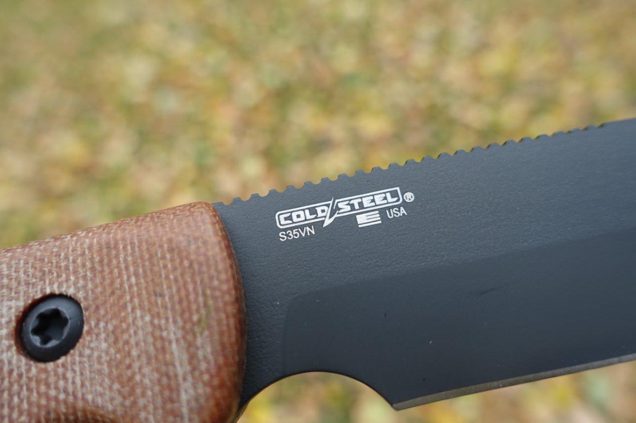 Čepel je vyrobena z oceli S35VN a nůž je made in USA